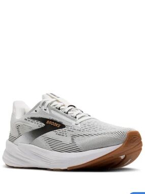 Brooks revel 8 White Running Shoe with Gum Outsole